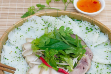 Bánh hỏi heo quay cuốn bánh tráng